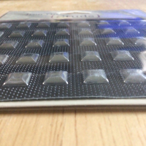 Silver Gray Iron-On Studs for Fabric Embellishment - Picture 2 of 3